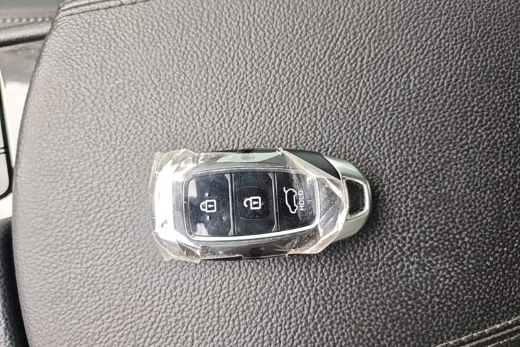 Used Hyundai Santa Fe 2020 380 TGDi Automatic Two-Wheel Drive DLX Prestige Edition PLUS Vehicle Key