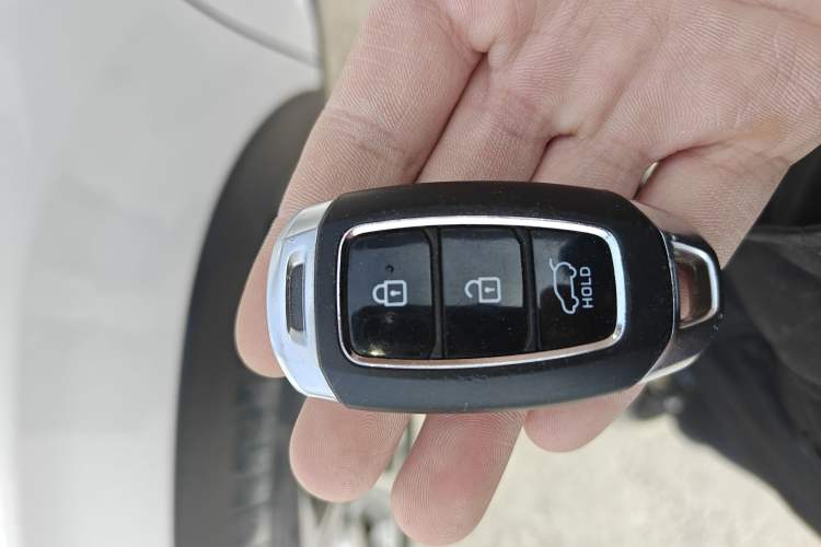 Used Hyundai Santa Fe 2020 380 TGDi Automatic Two-Wheel Drive GLS Luxury Edition Vehicle Key