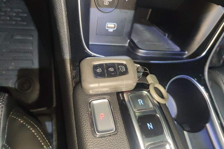 Used Hyundai Santa Fe 2020 380 TGDi Automatic Two-Wheel Drive DLX Prestige Edition PLUS Vehicle Key