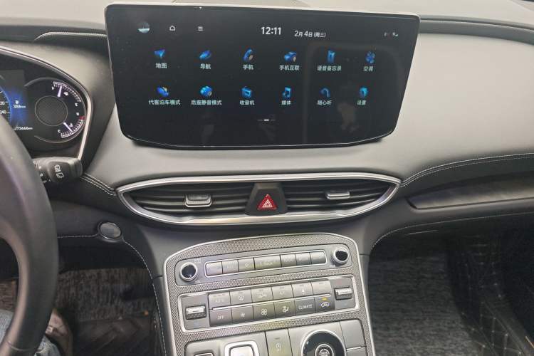 Used Hyundai Santa Fe 2023 Traveler 380T GDi Automatic Two-Wheel Drive GLX Elite Edition Audio And AC Panel