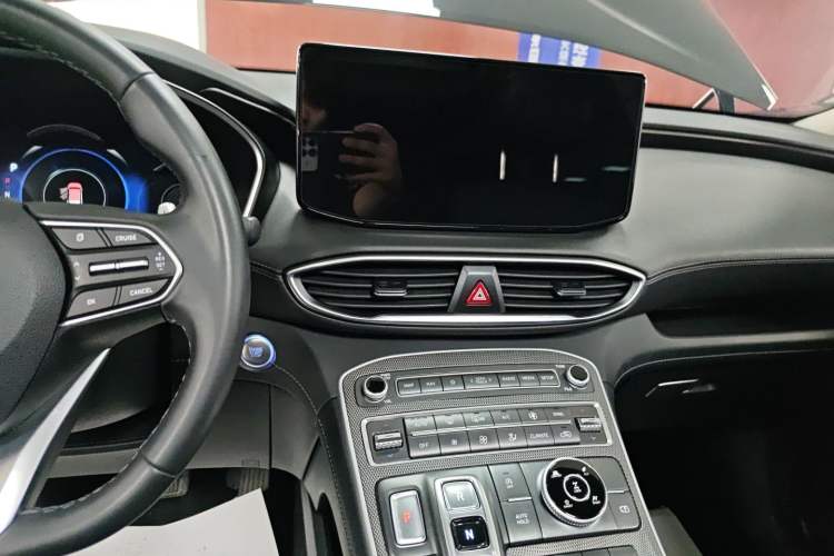 Used Hyundai Santa Fe 2023 Traveler 380T GDi Automatic All-Wheel Drive GLX HTRAC Elite Edition Audio And AC Panel