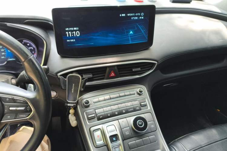 Used Hyundai Santa Fe 2023 Traveler 380T GDi Automatic Two-Wheel Drive GLX Elite Edition Audio And AC Panel