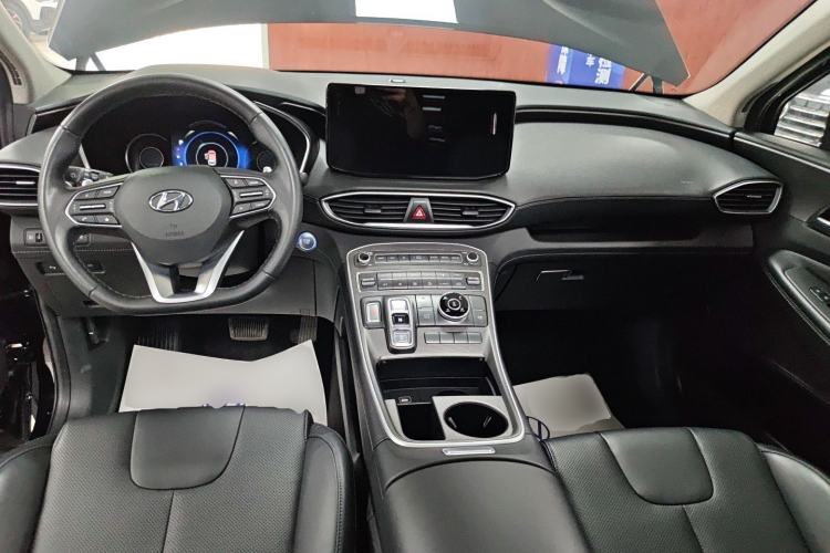 Used Hyundai Santa Fe 2023 Traveler 380T GDi Automatic All-Wheel Drive GLX HTRAC Elite Edition Center Console
