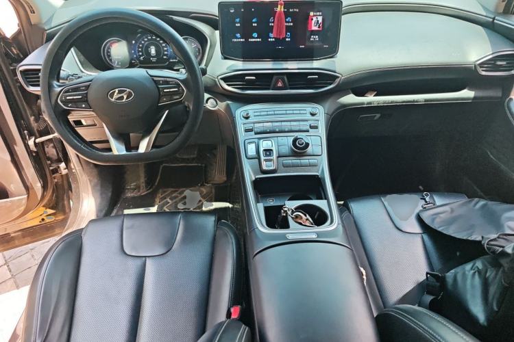 Used Hyundai Santa Fe 2023 Traveler 380T GDi Automatic Two-Wheel Drive GLX Elite Edition Center Console
