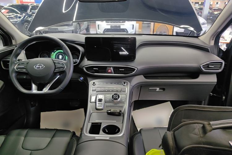 Used Hyundai Santa Fe 2023 Traveler 380T GDi Automatic All-Wheel Drive GLX HTRAC Elite Edition Center Console