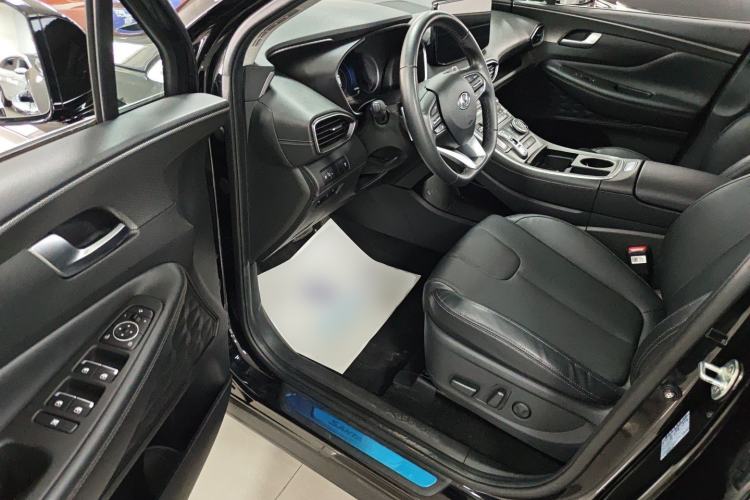 Used Hyundai Santa Fe 2023 Traveler 380T GDi Automatic All-Wheel Drive GLX HTRAC Elite Edition Driver Seat