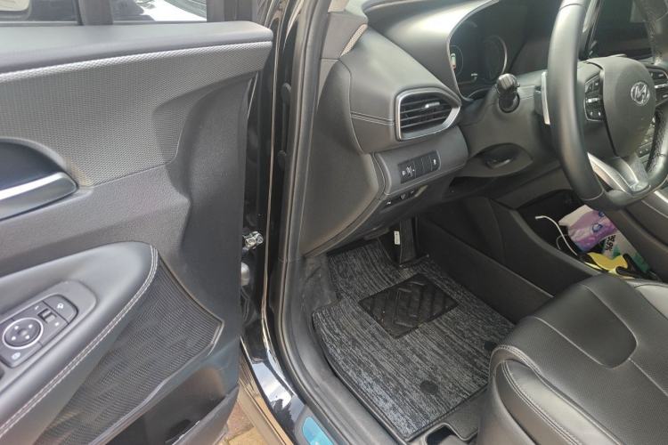 Used Hyundai Santa Fe 2023 Traveler 380T GDi Automatic Two-Wheel Drive GLX Elite Edition Driver Seat