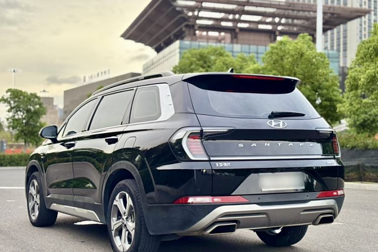 Used Hyundai Santa Fe 2023 Traveler 380T GDi Automatic Two-Wheel Drive GLX Elite Edition Exterior 4
