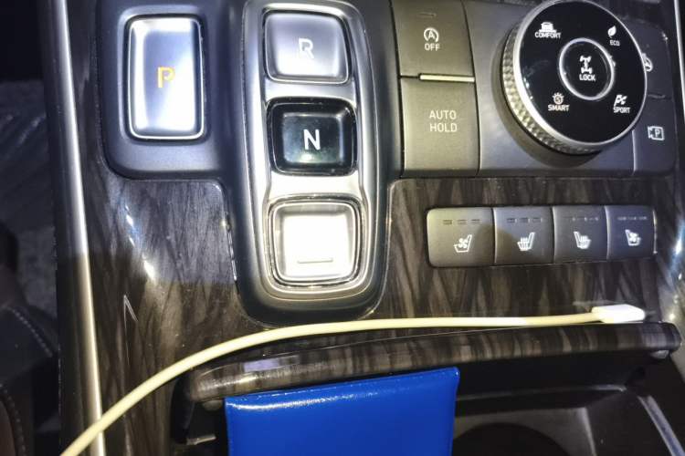 Used Hyundai Santa Fe 2023 Traveler 380T GDi Automatic All-Wheel Drive TOP HTRAC Flagship Edition Gear Lever