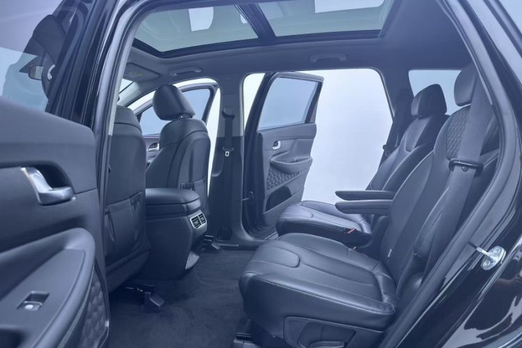 Used Hyundai Santa Fe 2023 Traveler 380T GDi Automatic All-Wheel Drive GLX HTRAC Elite Edition Interior 2