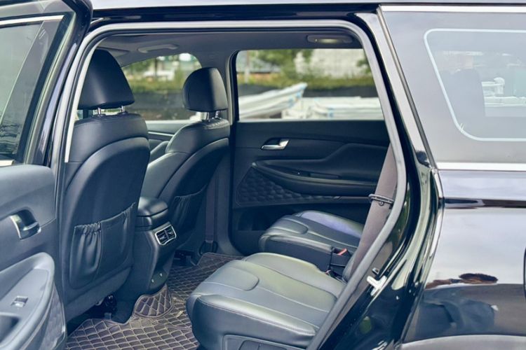 Used Hyundai Santa Fe 2023 Traveler 380T GDi Automatic Two-Wheel Drive GLX Elite Edition Interior 6