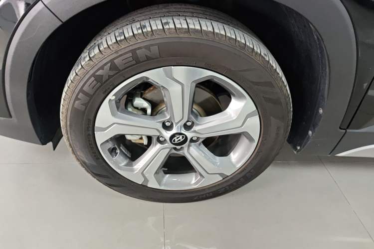 Used Hyundai Santa Fe 2023 Traveler 380T GDi Automatic All-Wheel Drive GLX HTRAC Elite Edition Left Front Wheel Hub