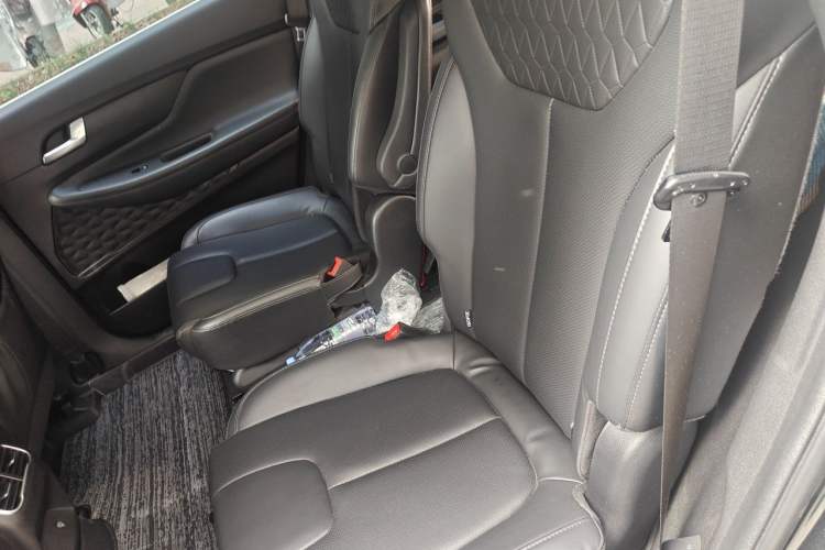 Used Hyundai Santa Fe 2023 Traveler 380T GDi Automatic Two-Wheel Drive GLX Elite Edition Left Rear Seat