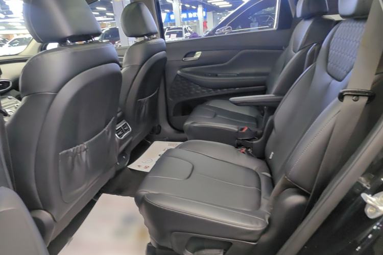 Used Hyundai Santa Fe 2023 Traveler 380T GDi Automatic All-Wheel Drive GLX HTRAC Elite Edition Left Rear Seat