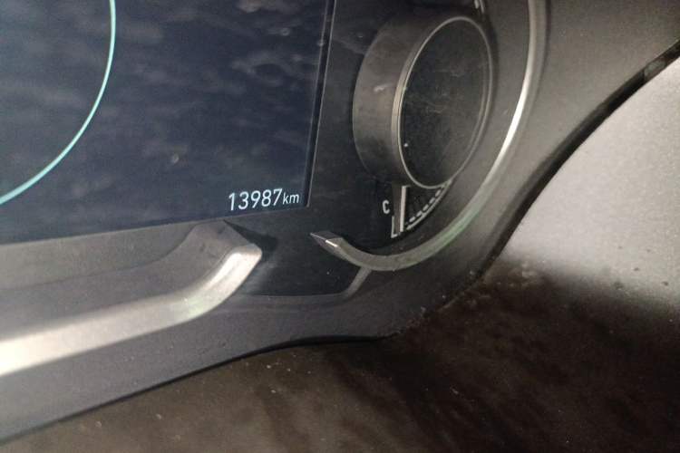 Used Hyundai Santa Fe 2023 Traveler 380T GDi Automatic Two-Wheel Drive GLX Elite Edition Odometer Close Up