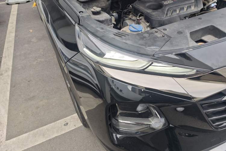 Used Hyundai Santa Fe 2023 Traveler 380T GDi Automatic Two-Wheel Drive GLX Elite Edition Right Front Headlight