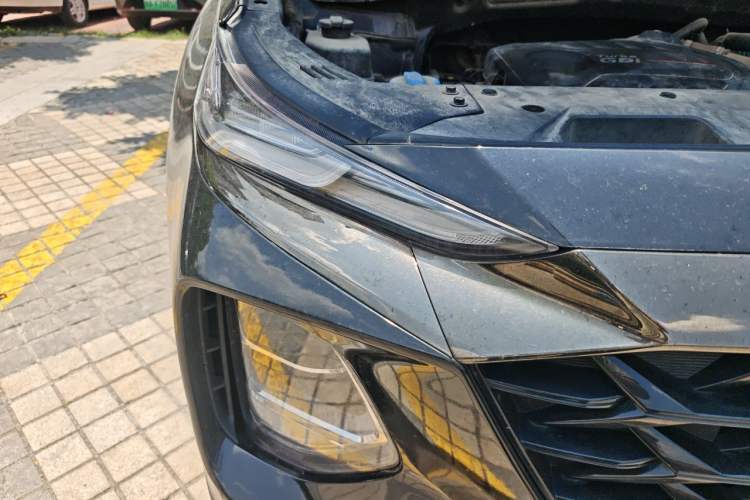 Used Hyundai Santa Fe 2023 Traveler 380T GDi Automatic Two-Wheel Drive GLX Elite Edition Right Front Headlight