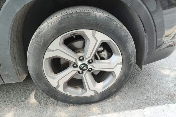 Used Hyundai Santa Fe 2023 Traveler 380T GDi Automatic Two-Wheel Drive GLX Elite Edition Right Front Wheel Hub