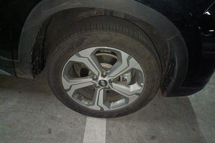 Used Hyundai Santa Fe 2023 Traveler 380T GDi Automatic Two-Wheel Drive GLX Elite Edition Right Front Wheel Hub