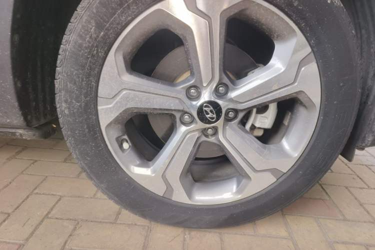 Used Hyundai Santa Fe 2023 Traveler 380T GDi Automatic Two-Wheel Drive GLX Elite Edition Right Front Wheel Hub