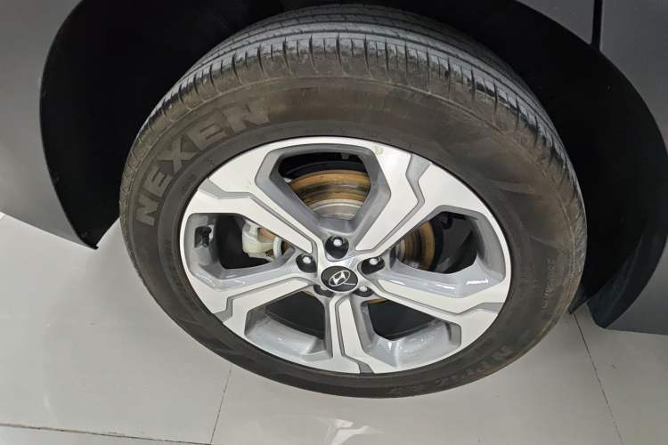 Used Hyundai Santa Fe 2023 Traveler 380T GDi Automatic All-Wheel Drive GLX HTRAC Elite Edition Right Rear Wheel Hub