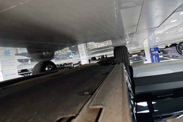 Used Hyundai Santa Fe 2023 Traveler 380T GDi Automatic All-Wheel Drive GLX HTRAC Elite Edition Right Side Sill