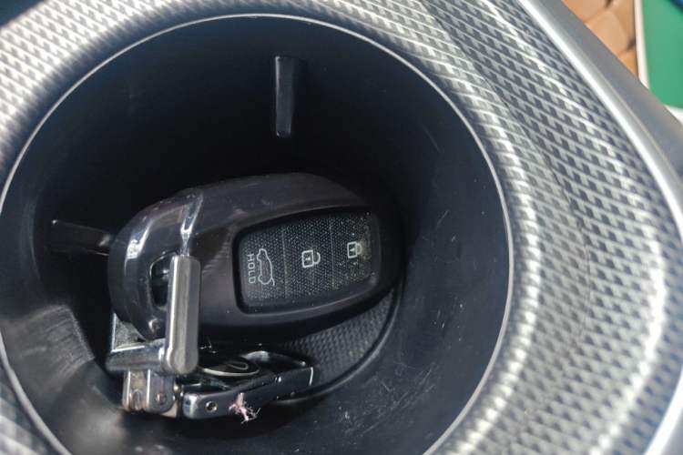 Used Hyundai Santa Fe 2023 Traveler 380T GDi Automatic Two-Wheel Drive GLX Elite Edition Vehicle Key