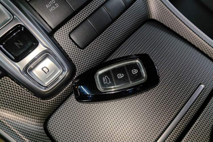 Used Hyundai Santa Fe 2023 Traveler 380T GDi Automatic All-Wheel Drive GLX HTRAC Elite Edition Vehicle Key