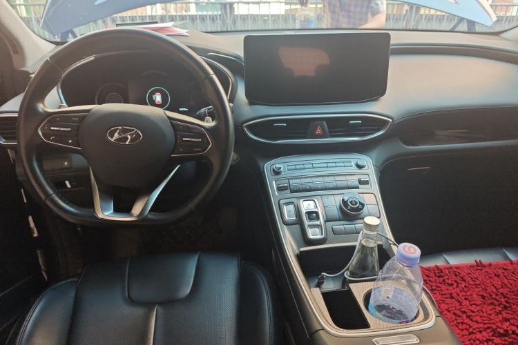 Used Hyundai Santa Fe 2023 Traveler 380T GDi Automatic All-Wheel Drive GLX HTRAC Elite Edition Center Console