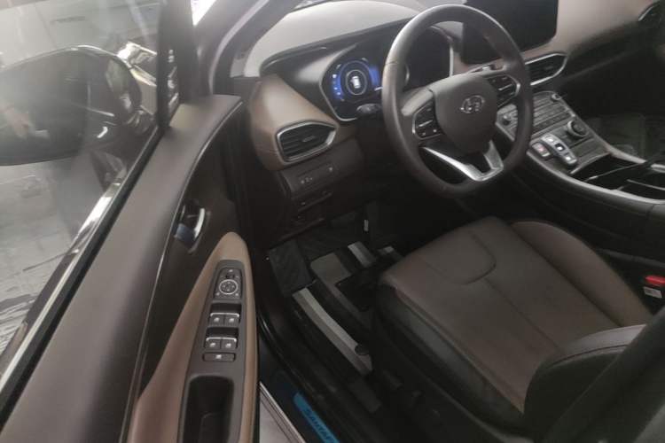 Used Hyundai Santa Fe 2023 Traveler 380T GDi Automatic Two-Wheel Drive GLX Elite Edition Driver Seat