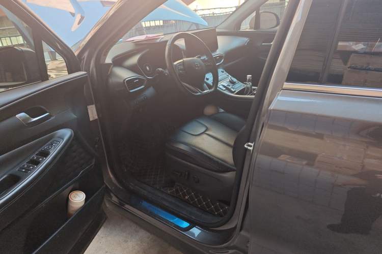 Used Hyundai Santa Fe 2023 Traveler 380T GDi Automatic All-Wheel Drive GLX HTRAC Elite Edition Driver Seat