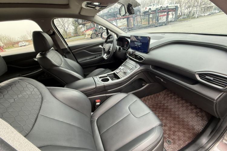 Used Hyundai Santa Fe 2023 Traveler 380T GDi Automatic Two-Wheel Drive GLX Elite Edition Interior 11