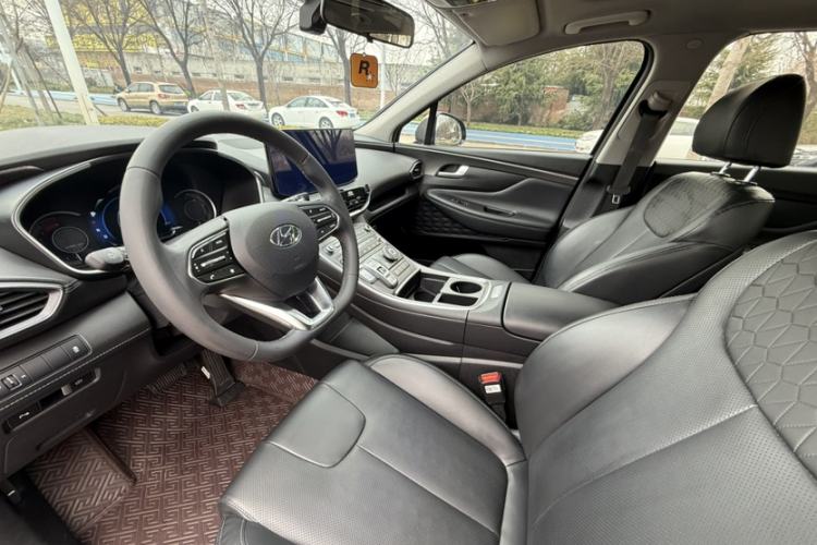Used Hyundai Santa Fe 2023 Traveler 380T GDi Automatic Two-Wheel Drive GLX Elite Edition Interior 6