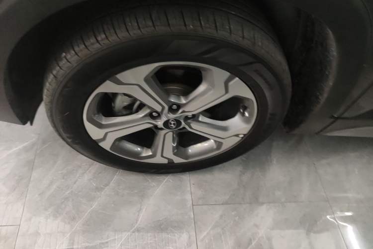 Used Hyundai Santa Fe 2023 Traveler 380T GDi Automatic Two-Wheel Drive GLX Elite Edition Left Front Wheel Hub
