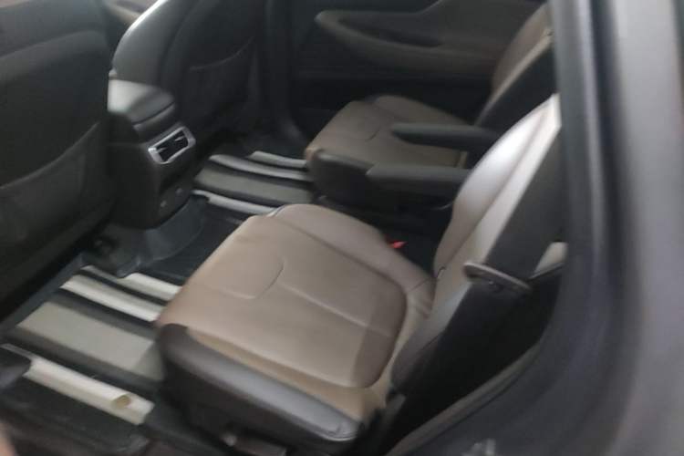Used Hyundai Santa Fe 2023 Traveler 380T GDi Automatic Two-Wheel Drive GLX Elite Edition Left Rear Seat