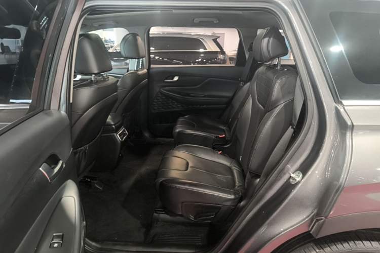 Used Hyundai Santa Fe 2023 Traveler 380T GDi Automatic Two-Wheel Drive GLX Elite Edition Left Rear Seat