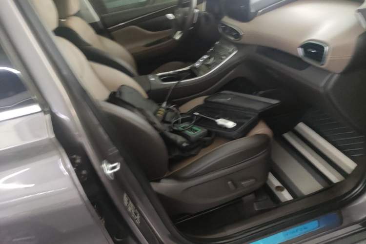 Used Hyundai Santa Fe 2023 Traveler 380T GDi Automatic Two-Wheel Drive GLX Elite Edition Right Front Seat