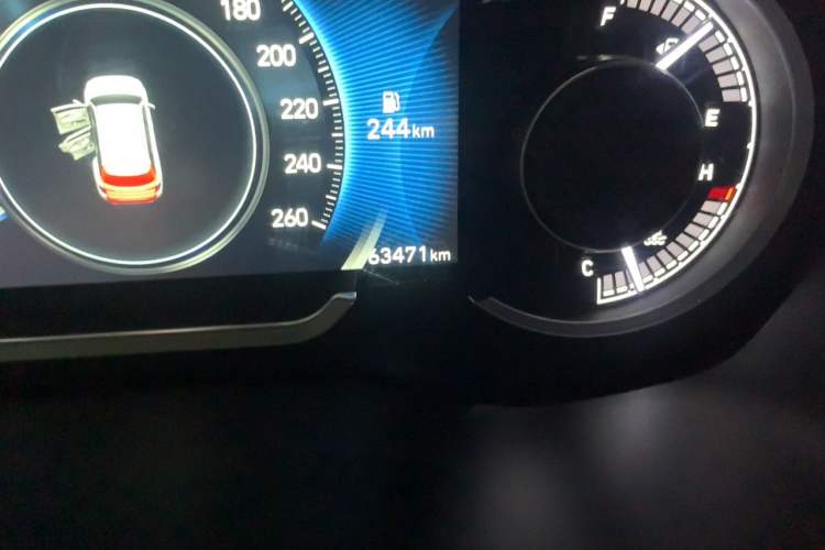 Used Hyundai Santa Fe 2023 Traveler 380T GDi Automatic All-Wheel Drive LUX HTRAC Prestige Edition Odometer Close Up