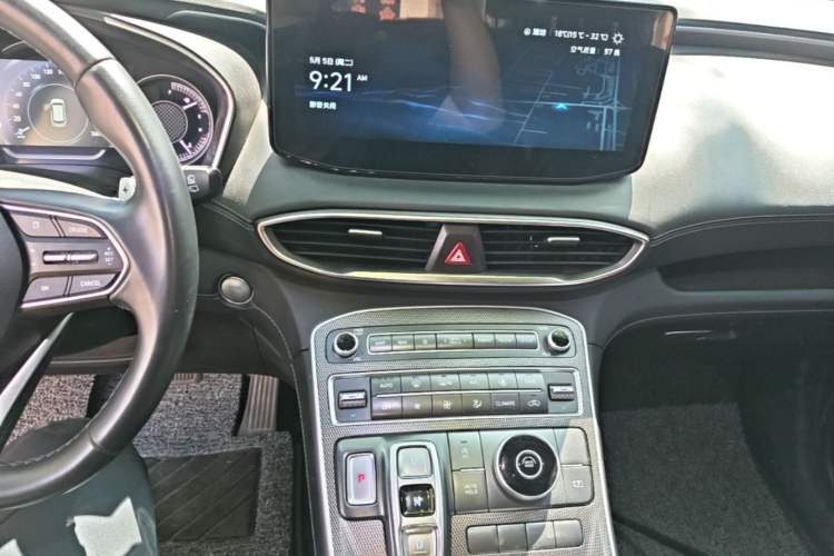 Used Hyundai Santa Fe 2023 Traveler 380T GDi Automatic Two-Wheel Drive GLX Elite Edition Audio And AC Panel