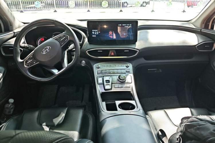 Used Hyundai Santa Fe 2023 Traveler 380T GDi Automatic Two-Wheel Drive GLX Elite Edition Center Console