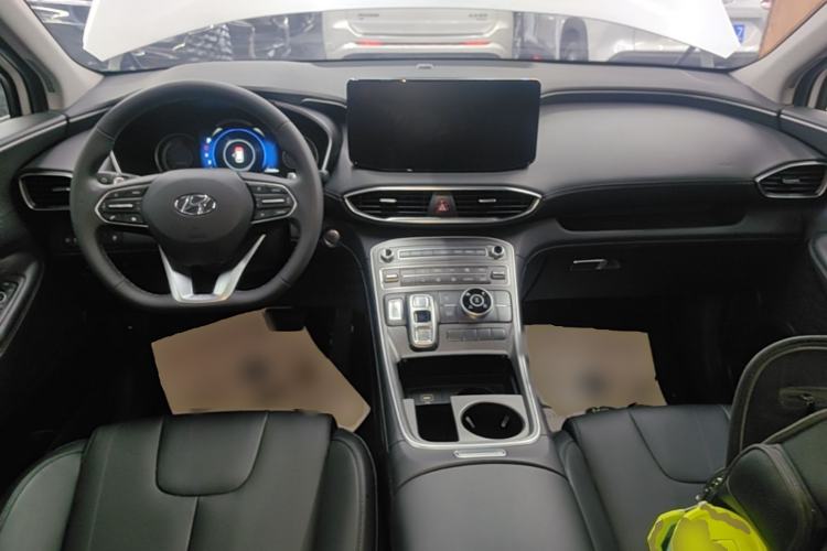 Used Hyundai Santa Fe 2023 Traveler 380T GDi Automatic All-Wheel Drive GLX HTRAC Elite Edition Center Console