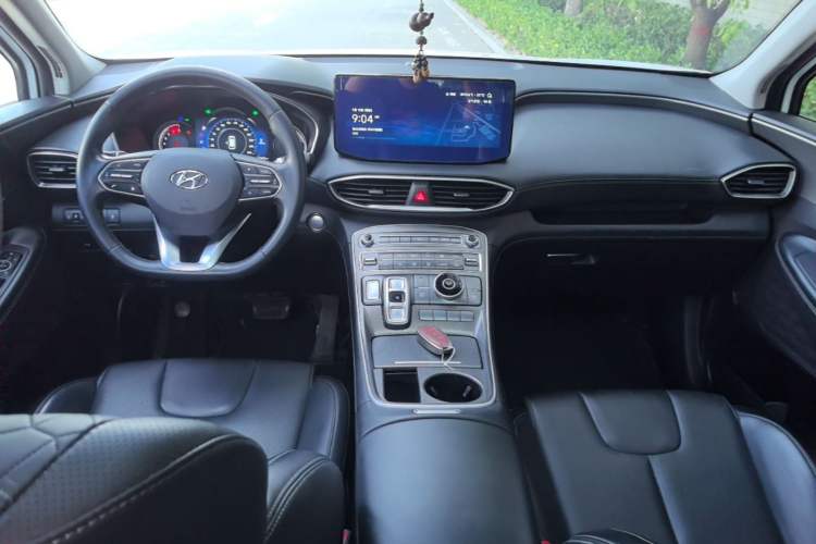 Used Hyundai Santa Fe 2023 Traveler 380T GDi Automatic Two-Wheel Drive GLX Elite Edition Center Console