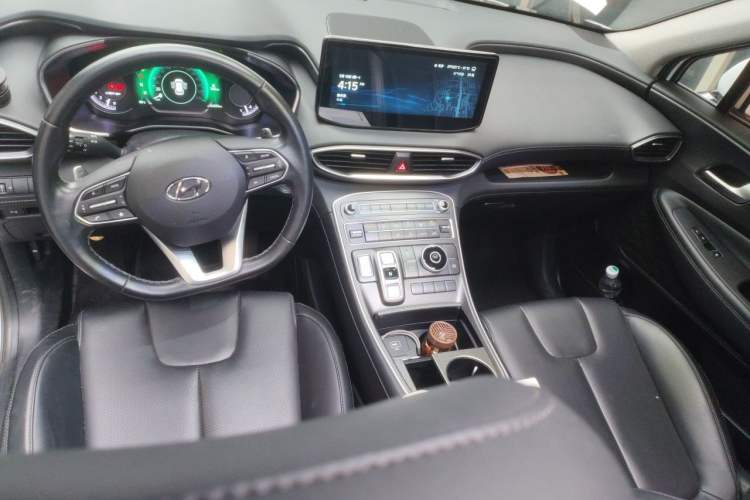 Used Hyundai Santa Fe 2023 Traveler 380T GDi Automatic Two-Wheel Drive GLX Elite Edition Center Console