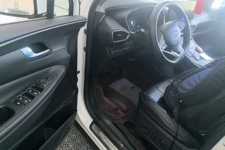 Used Hyundai Santa Fe 2023 Traveler 380T GDi Automatic Two-Wheel Drive GLX Elite Edition Driver Seat