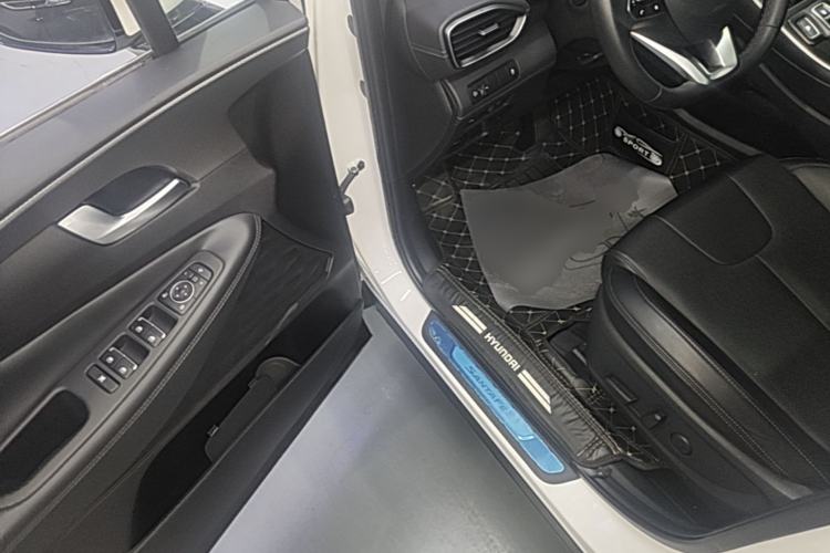 Used Hyundai Santa Fe 2023 Traveler 380T GDi Automatic Two-Wheel Drive GLX Elite Edition Driver Seat