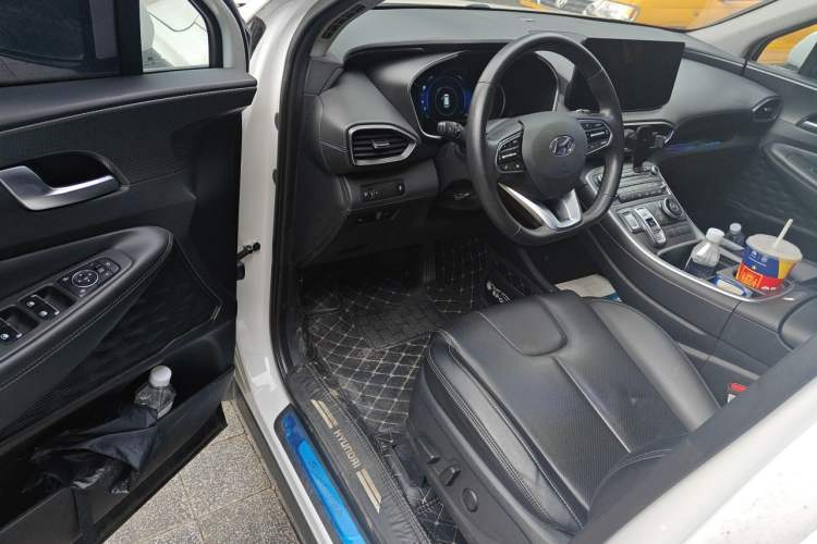 Used Hyundai Santa Fe 2023 Traveler 380T GDi Automatic Two-Wheel Drive GLX Elite Edition Driver Seat