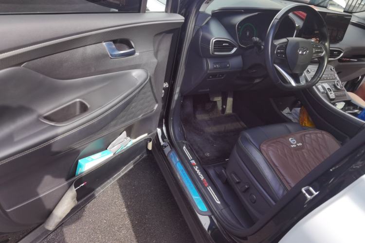 Used Hyundai Santa Fe 2023 Traveler 380T GDi Automatic All-Wheel Drive GLX HTRAC Elite Edition Driver Seat