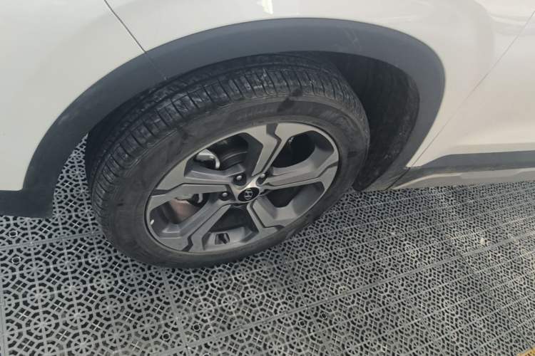 Used Hyundai Santa Fe 2023 Traveler 380T GDi Automatic Two-Wheel Drive GLX Elite Edition Exterior 4