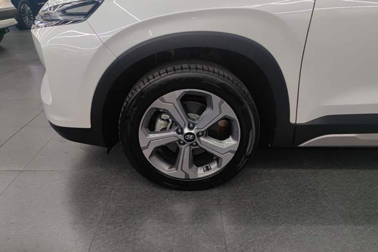 Used Hyundai Santa Fe 2023 Traveler 380T GDi Automatic All-Wheel Drive GLX HTRAC Elite Edition Exterior 4