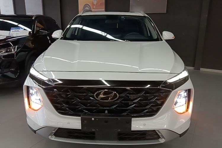 Used Hyundai Santa Fe 2023 Traveler 380T GDi Automatic Two-Wheel Drive GLX Elite Edition Front
